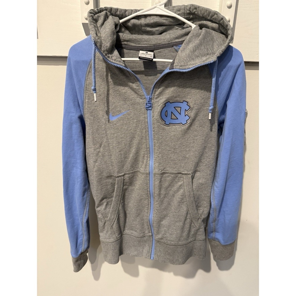 Nike University Of North Carolina Tar Heels Women's Small‎ Sweatshirt